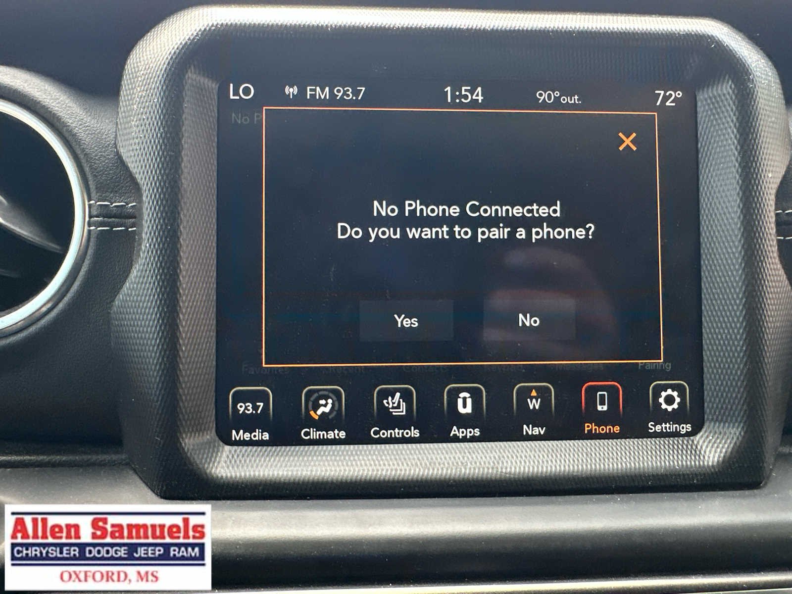 Used 2022 High Velocity Clearcoat Jeep Unlimited Sahara image 28