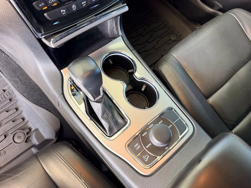 Used 2021 Gray Jeep Limited image 27
