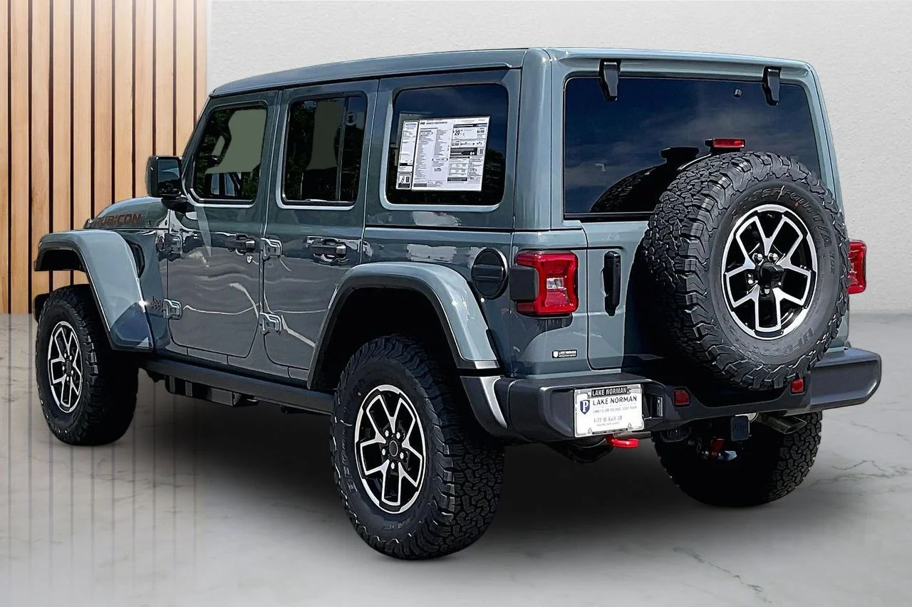 New 2026 Anvil Clear-Coat Exterior Paint Jeep Rubicon image 6