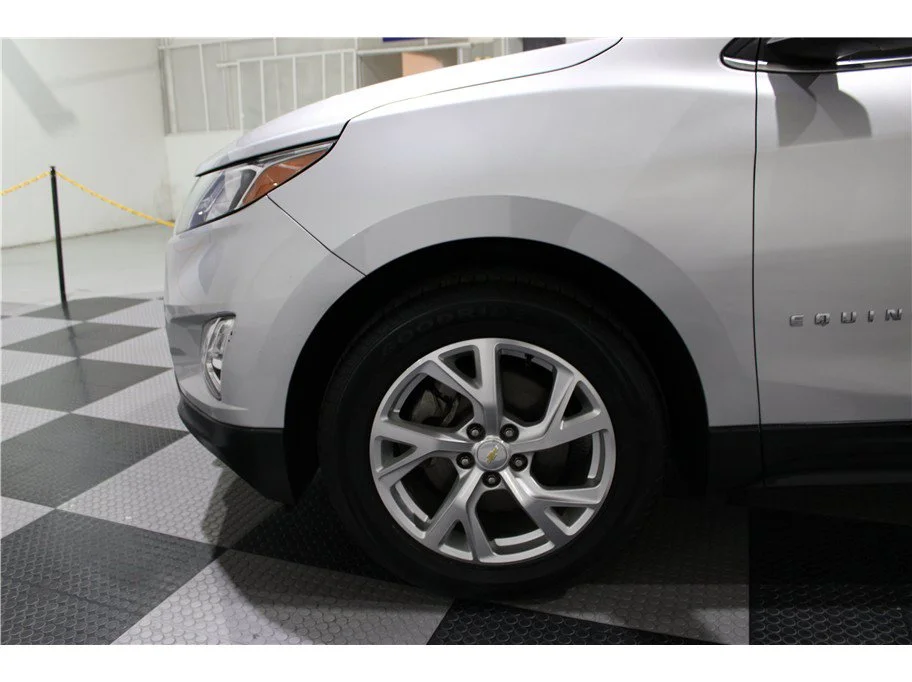 Used 2018 Silver Ice Metallic Chevrolet LT image 9