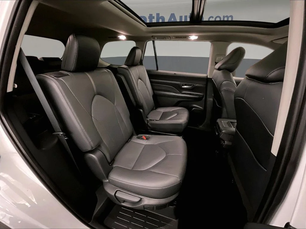 Certified Used 2025 Beige Toyota Platinum image 31