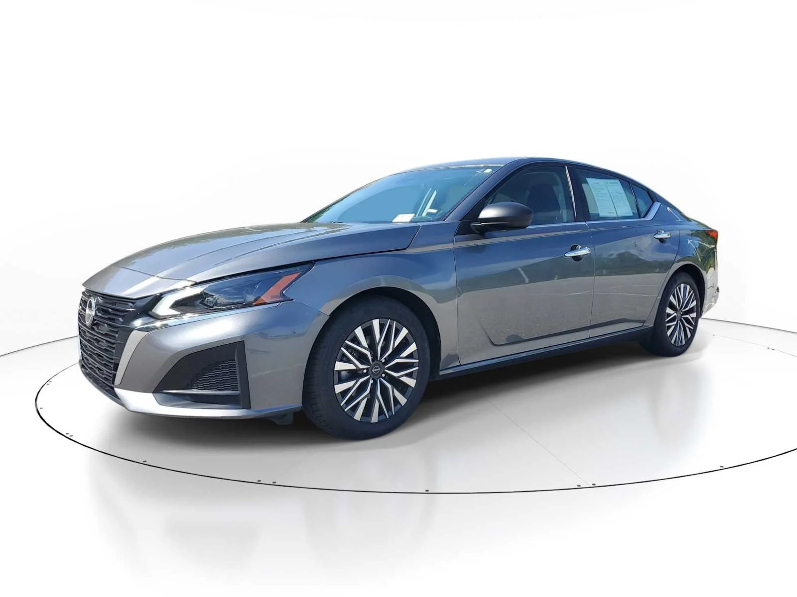 Used 2024 Gun Metallic Nissan 2.5 SV image 3