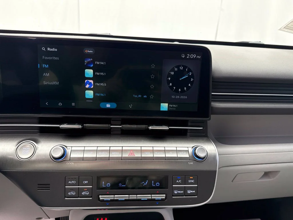 2024 Hyundai Kona SEL SUV Slide 19