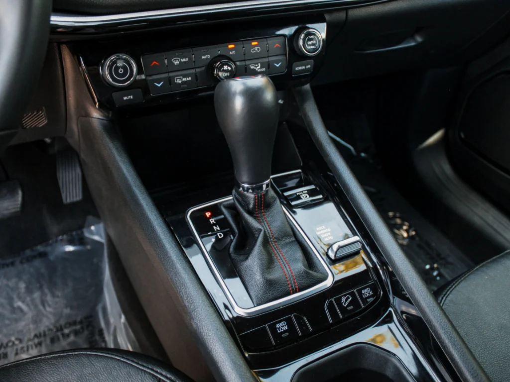 Used 2024  Jeep Trailhawk image 18