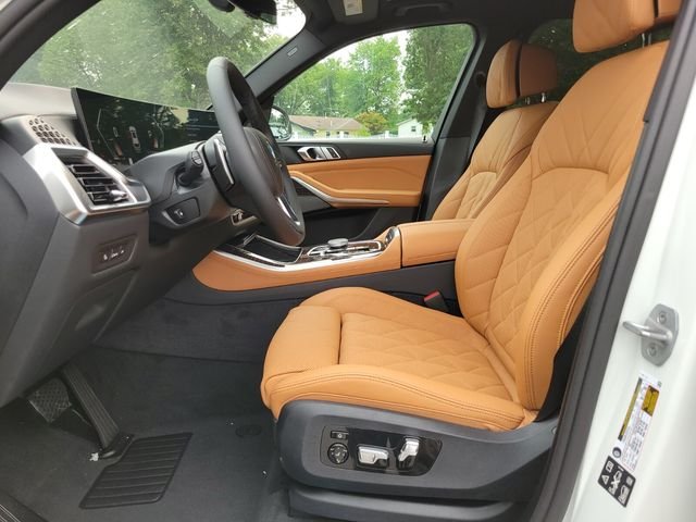 New 2026 White BMW xDrive40i image 19