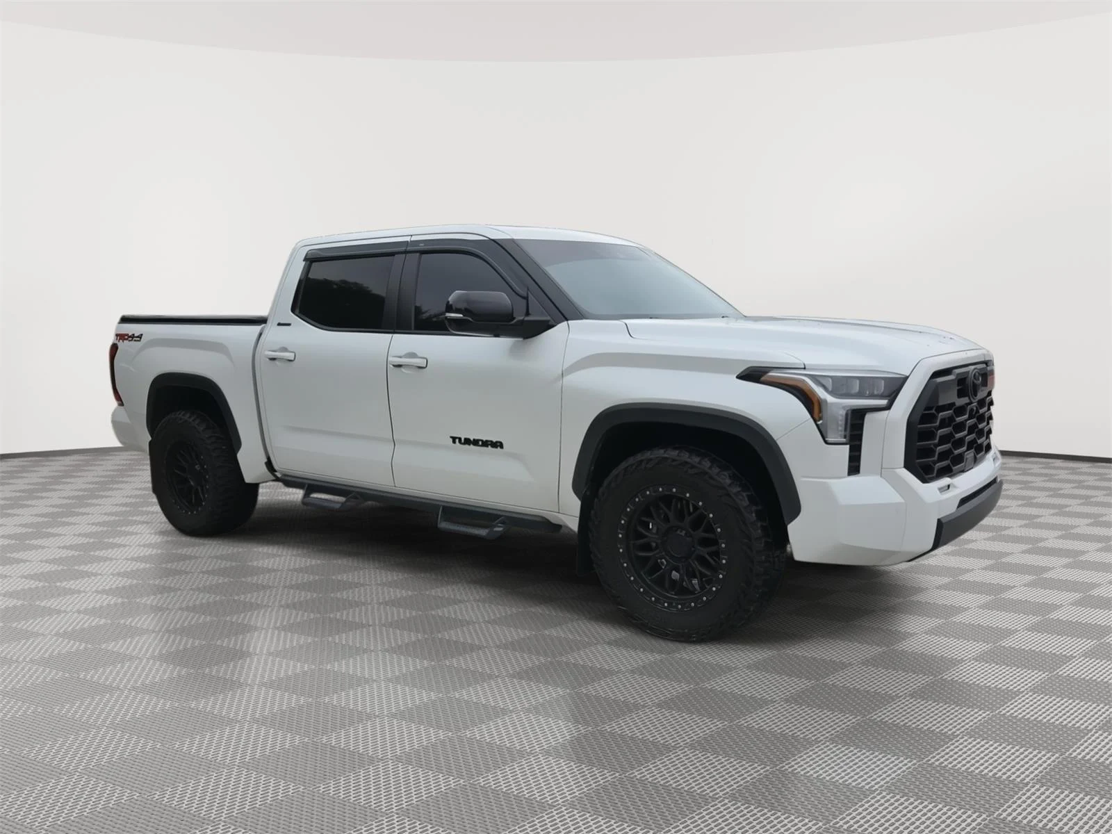 Used 2024 Wind Chill Pearl Toyota Limited image 3