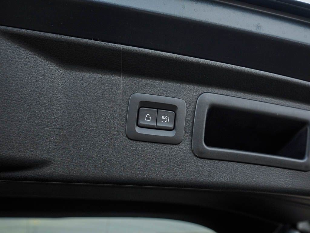 New 2026 Wind Chill Pearl Mazda Preferred AWD image 9