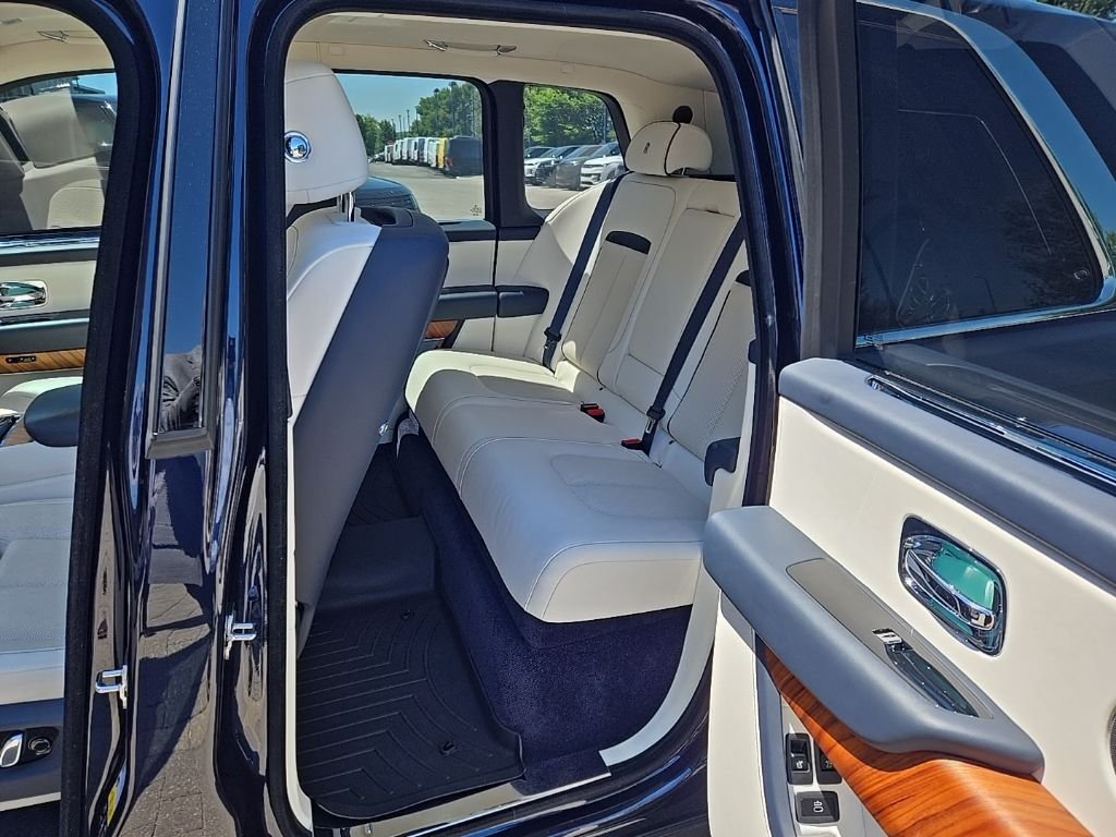 Used 2021 Midnight Sapphire Rolls-Royce Base image 15