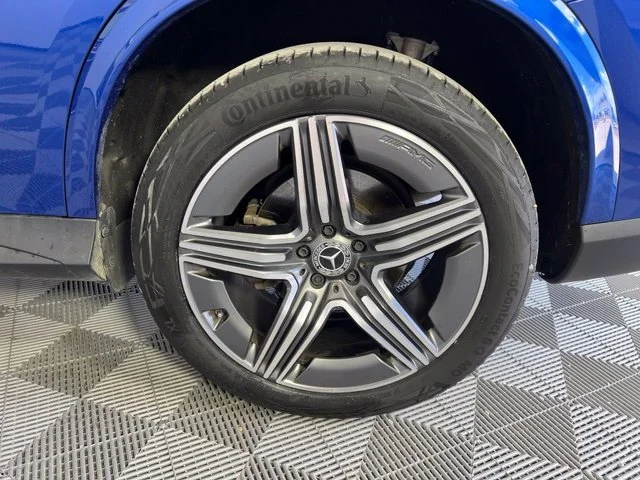 Used 2023 Blue Mercedes-Benz GLC 300 image 43