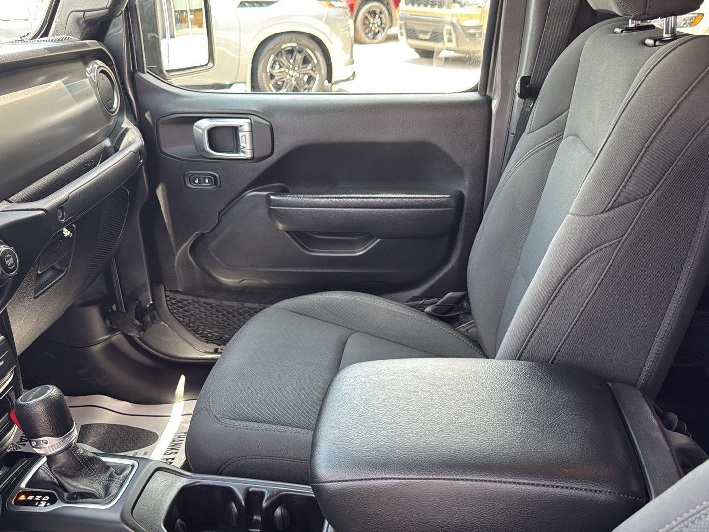 Used 2022  JEEP SPORT image 18