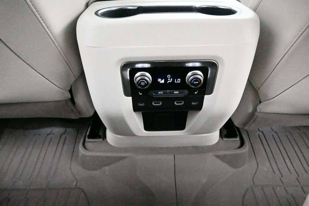 Used 2023 White Frost Tricoat GMC Denali image 21