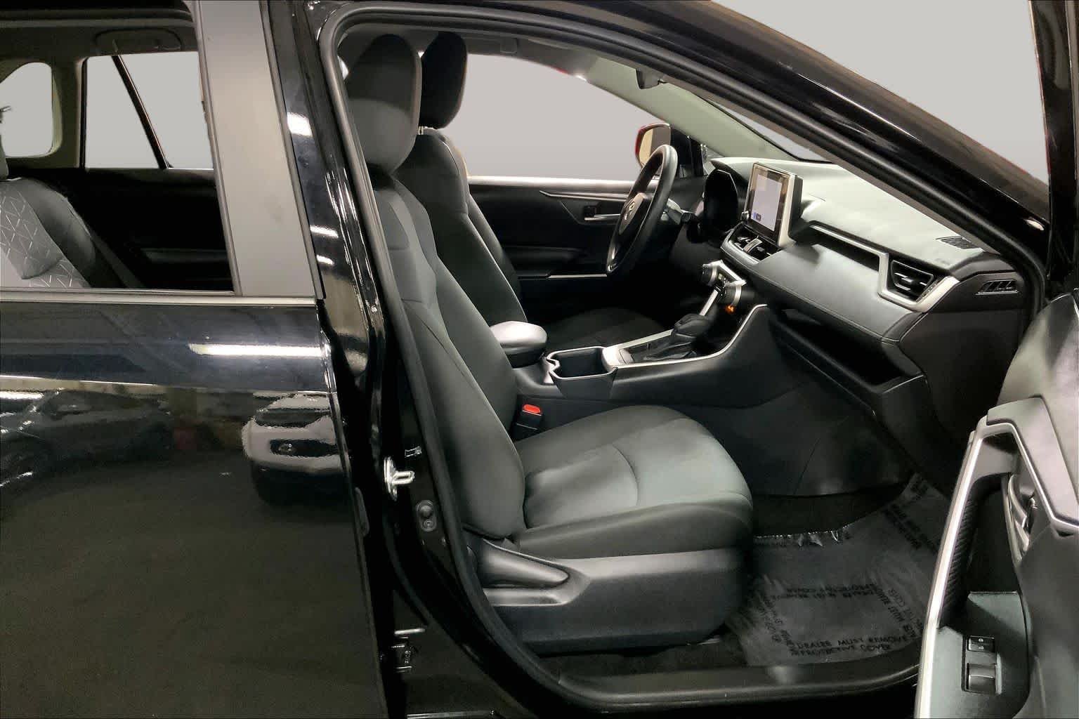 Used 2025 Midnight Black Metallic Toyota XLE image 9