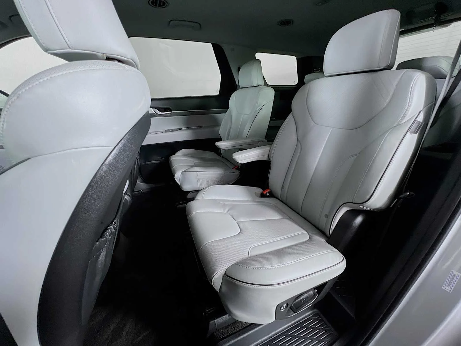 Used 2024 Typhoon Silver Hyundai SEL 7P image 25