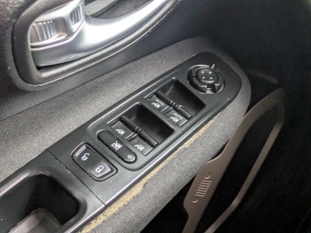 Used 2015 Silver Jeep Sport image 22