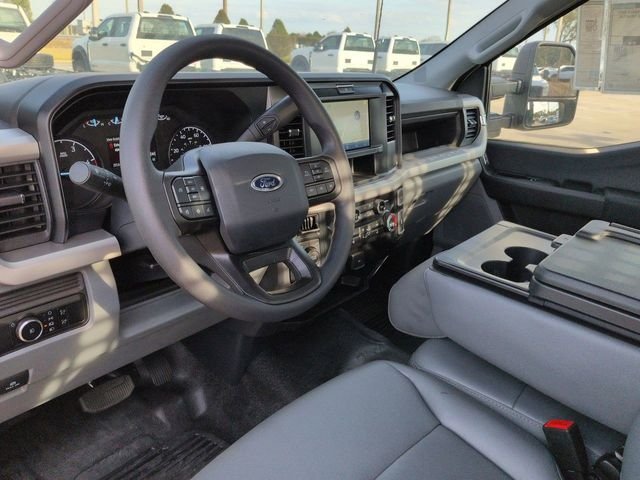 2025 Ford F-450 Super Duty Chassis Cab XL - Photo 15