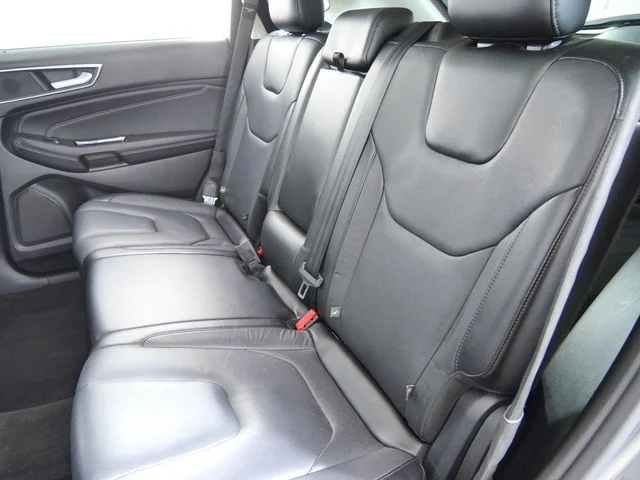 Used 2015  Ford Titanium image 16