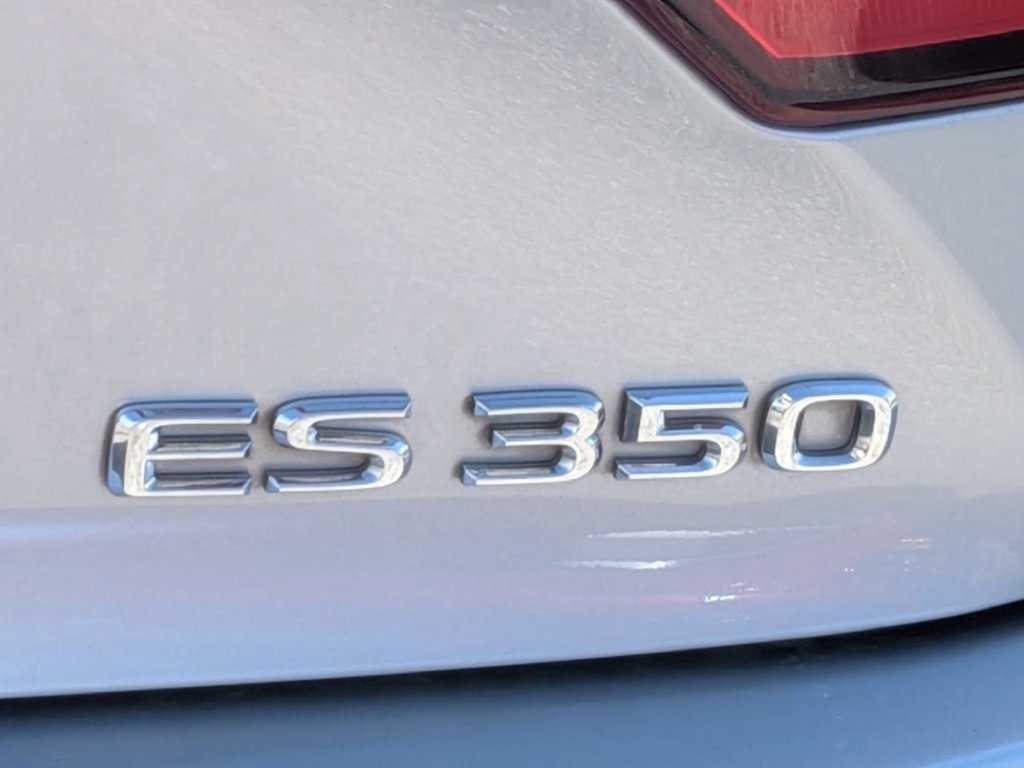 Used 2013 Silver Lexus 350 image 17