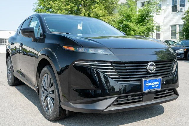 New 2026 Black Nissan SL image 3