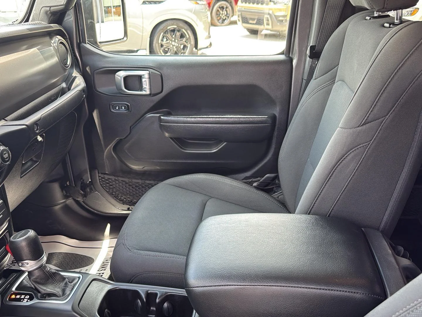 Used 2022  JEEP SPORT image 18