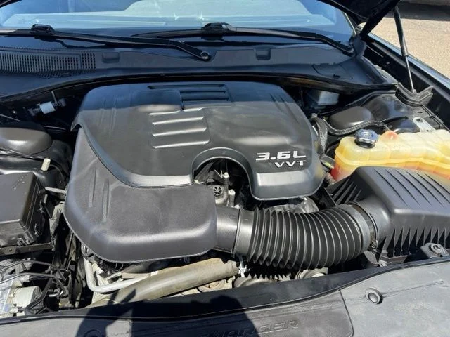 Used 2022 Black Dodge SXT image 26