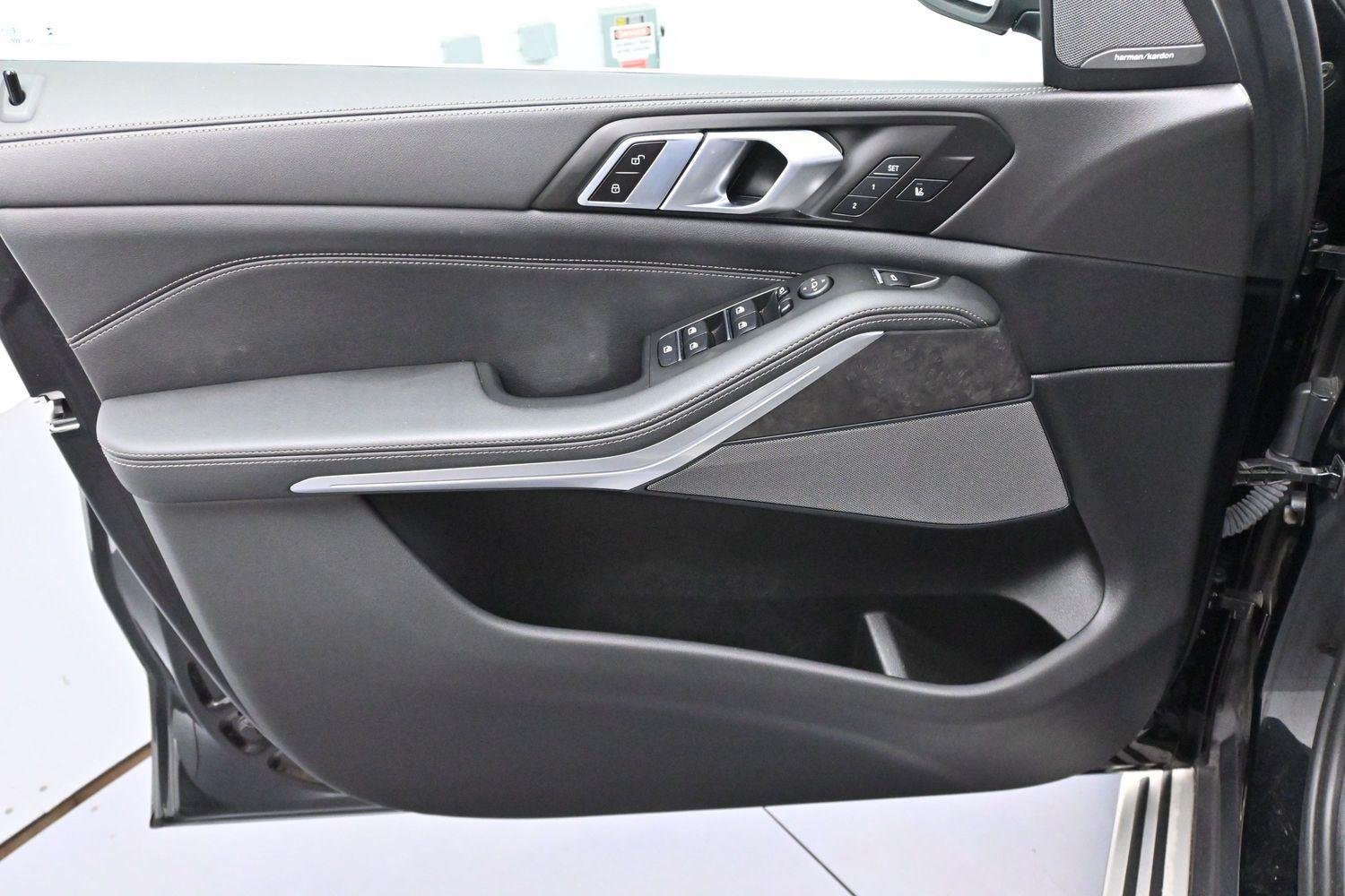 Used 2024 Carbon Black Metallic BMW xDrive40i image 12