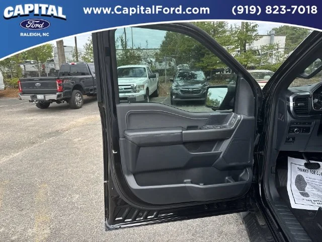 Used 2023 Black Ford XLT image 19