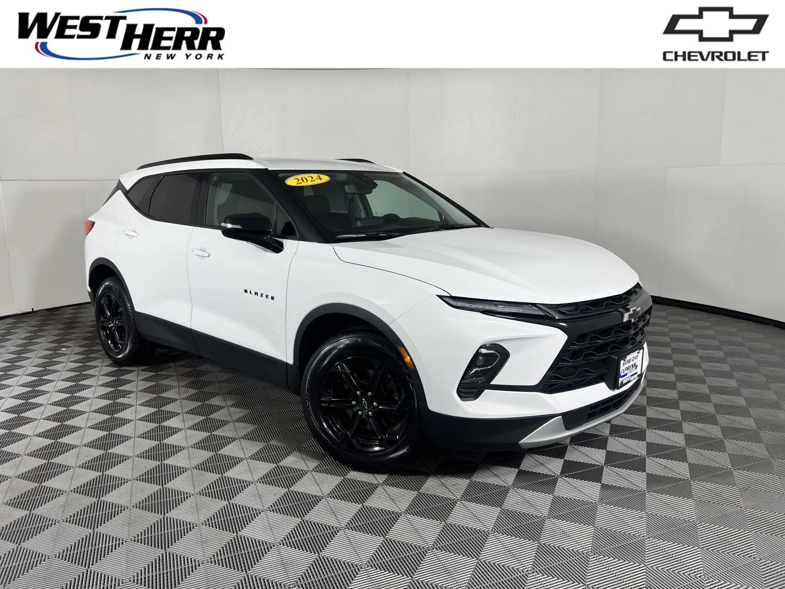 Used 2024 Summit White Chevrolet 3LT image 1