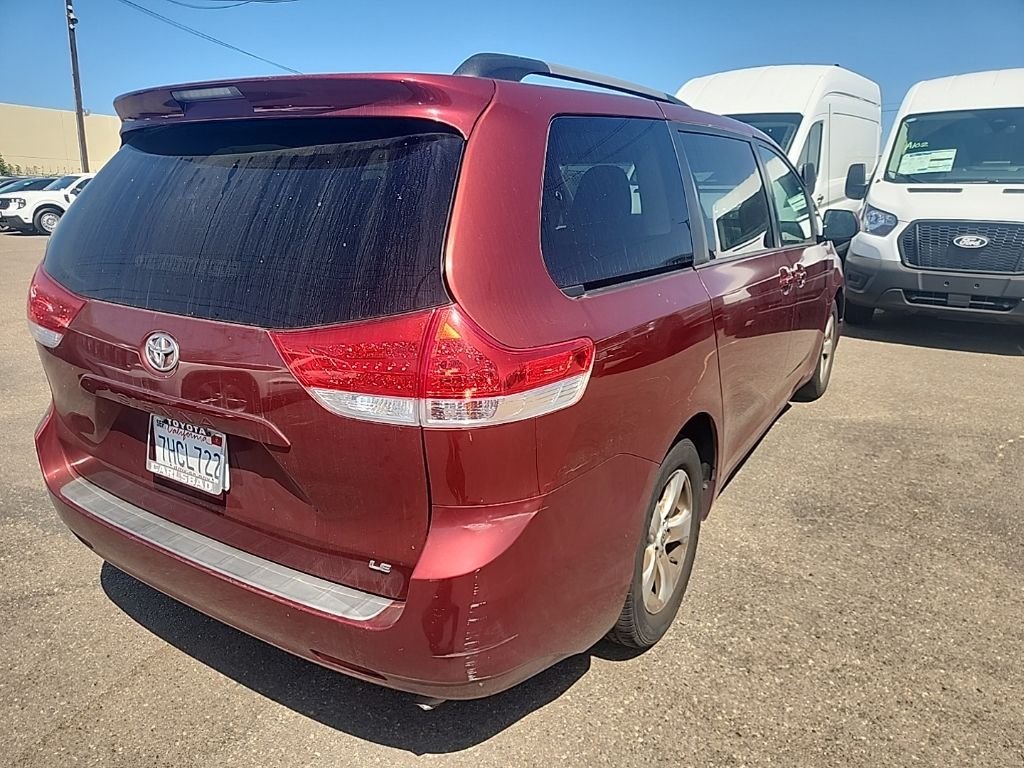 Used 2014 Red Toyota LE image 12