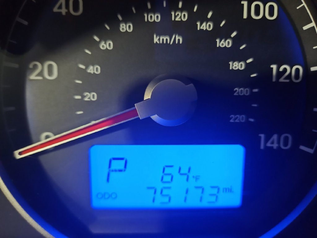 Used 2012 White Hyundai GLS image 26