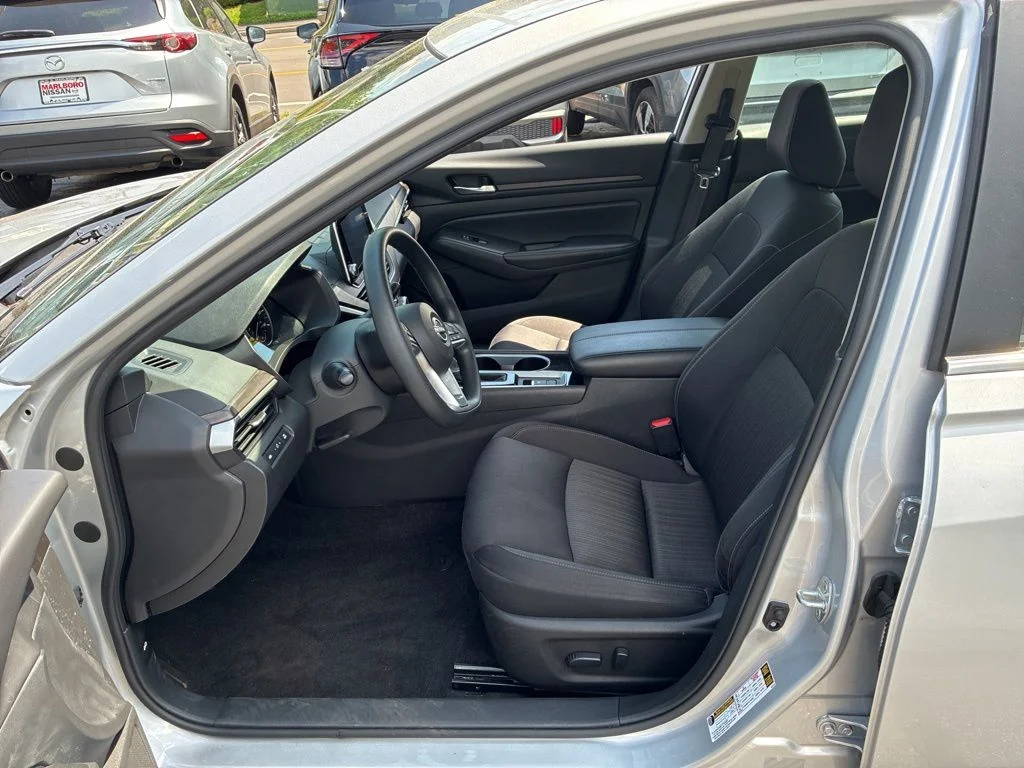 Certified Used 2024 Silver Nissan 2.5 SV image 15