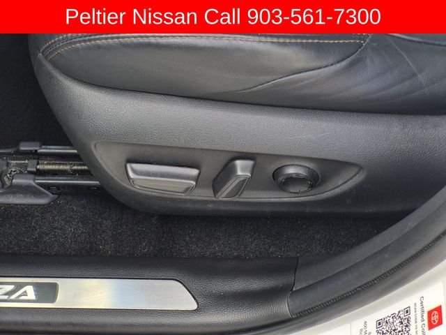 Used 2021 White Toyota XLE image 21