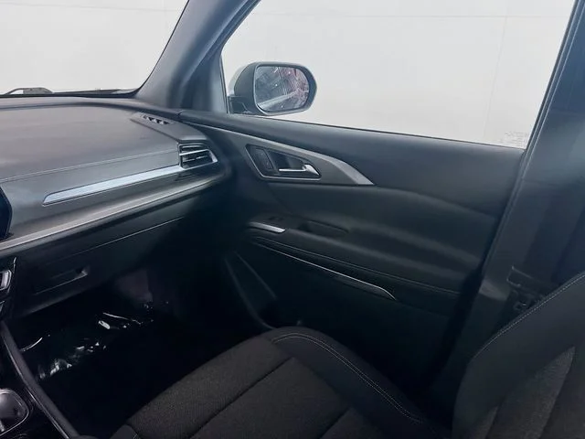 Used 2025 Black Metallic Chevrolet LT image 23