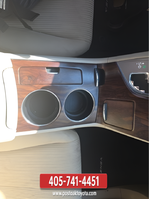 Used 2013 Gold Toyota LE image 16