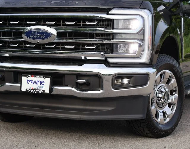 Used 2023 Black Ford Lariat image 29