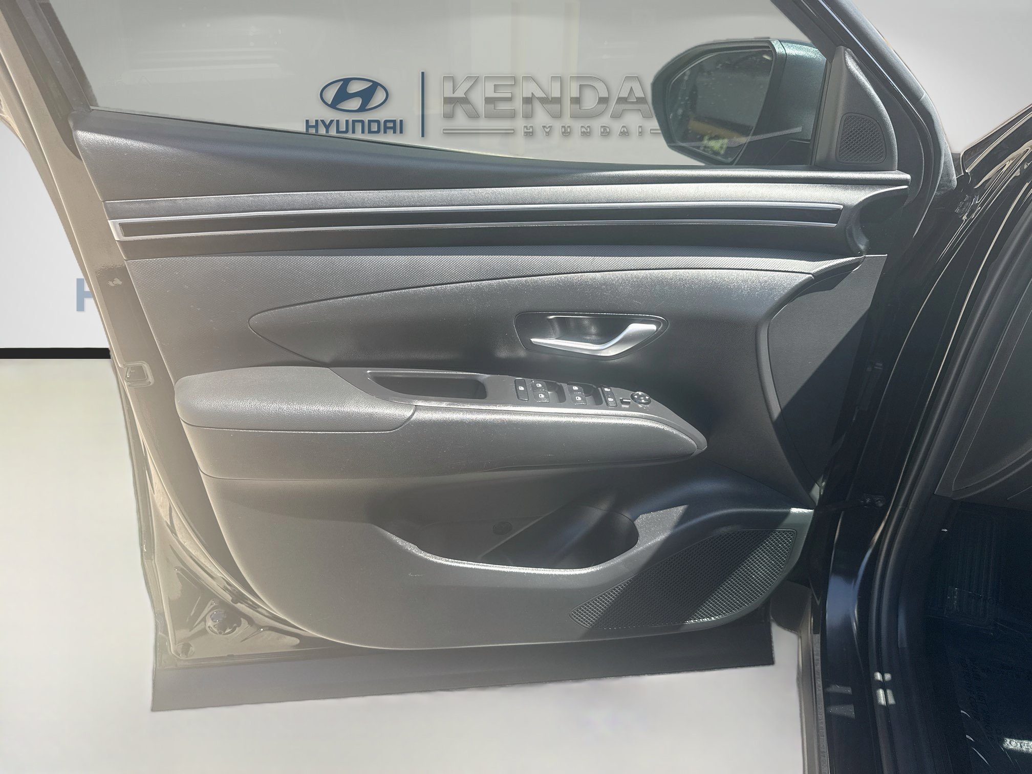 Used 2024 Phantom Black Hyundai SE image 17