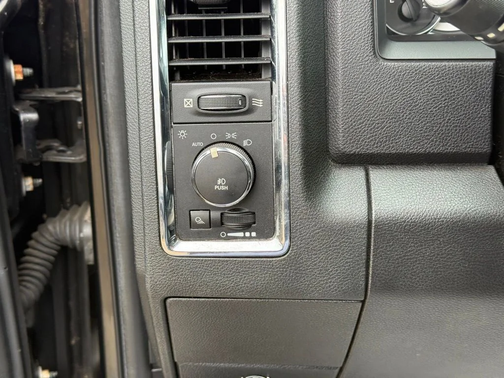Used 2013 Black Ram Laramie image 20