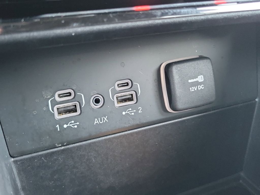 Used 2024 White Jeep Laredo image 29