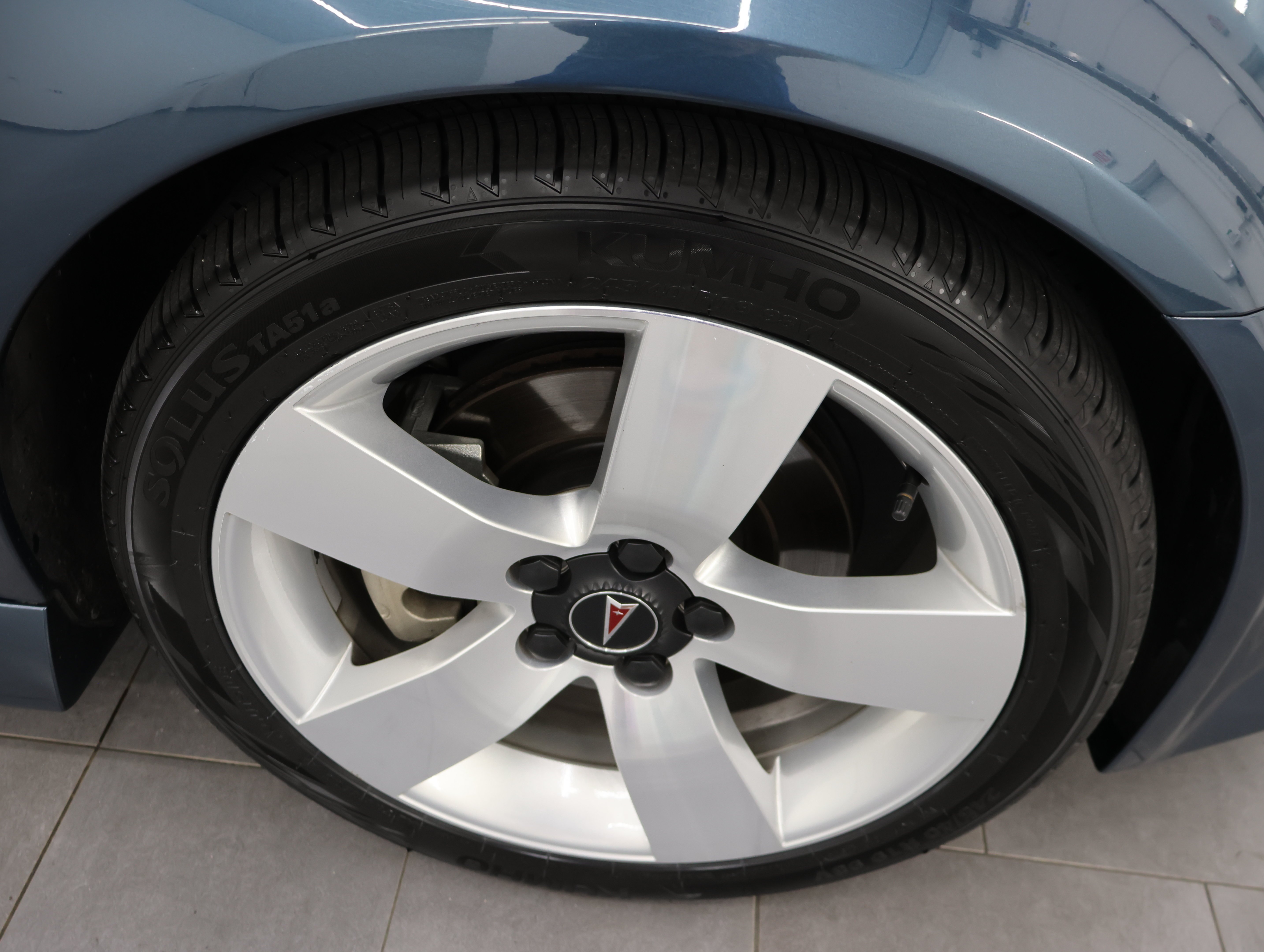 Used 2009 Pacific Slate Metallic Pontiac GT: GT-SPORT-MOON-HEATED SEATS-BLAUPUNKT 6 CD CHANGER-NEW TIRES-1 OWNER image 3