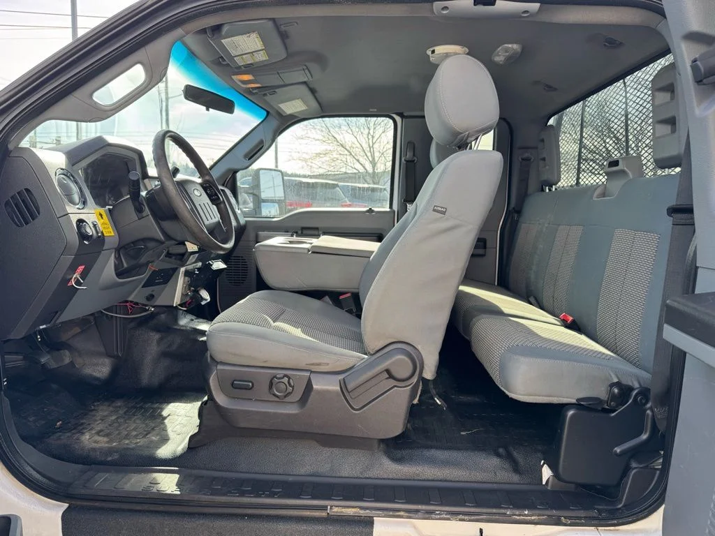 2015 Ford F-550 - Photo 10