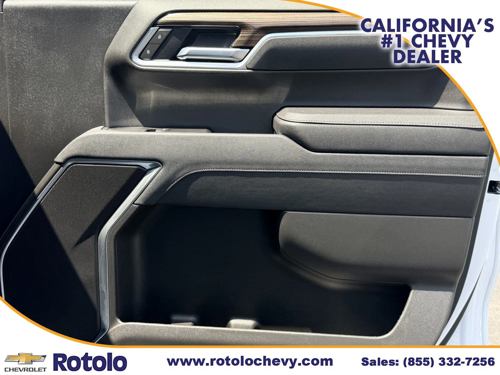 Used 2025 Summit White Chevrolet LT image 9
