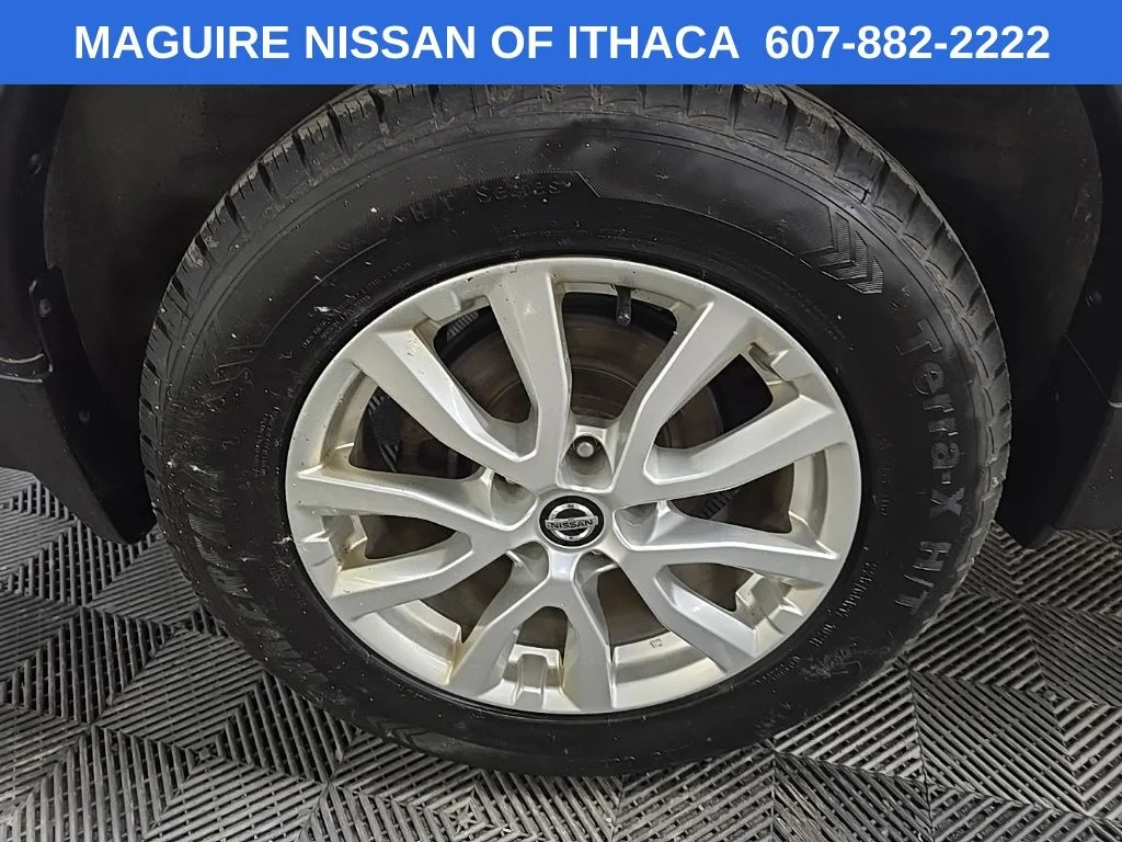 Used 2018 Silver Nissan SV image 13