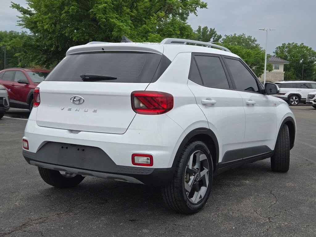 Used 2022 Ceramic White Hyundai SEL image 11
