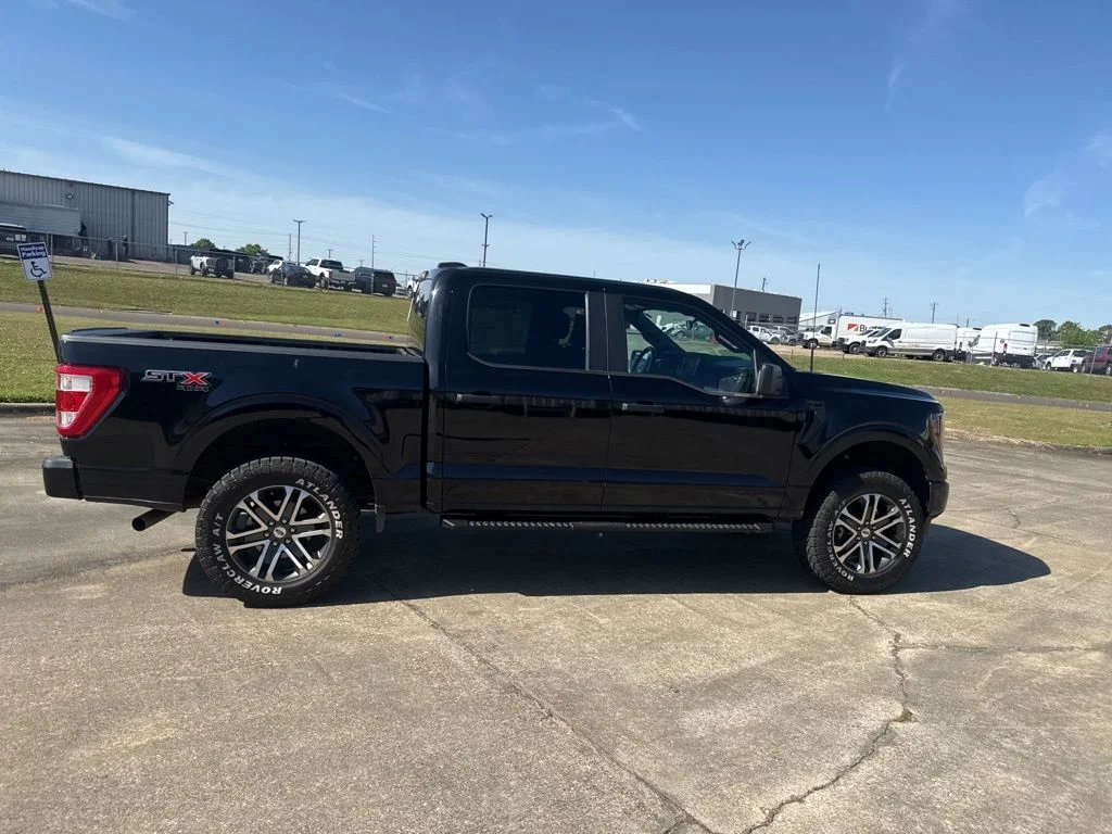 Used 2023 Agate Black Metallic Ford XL image 12