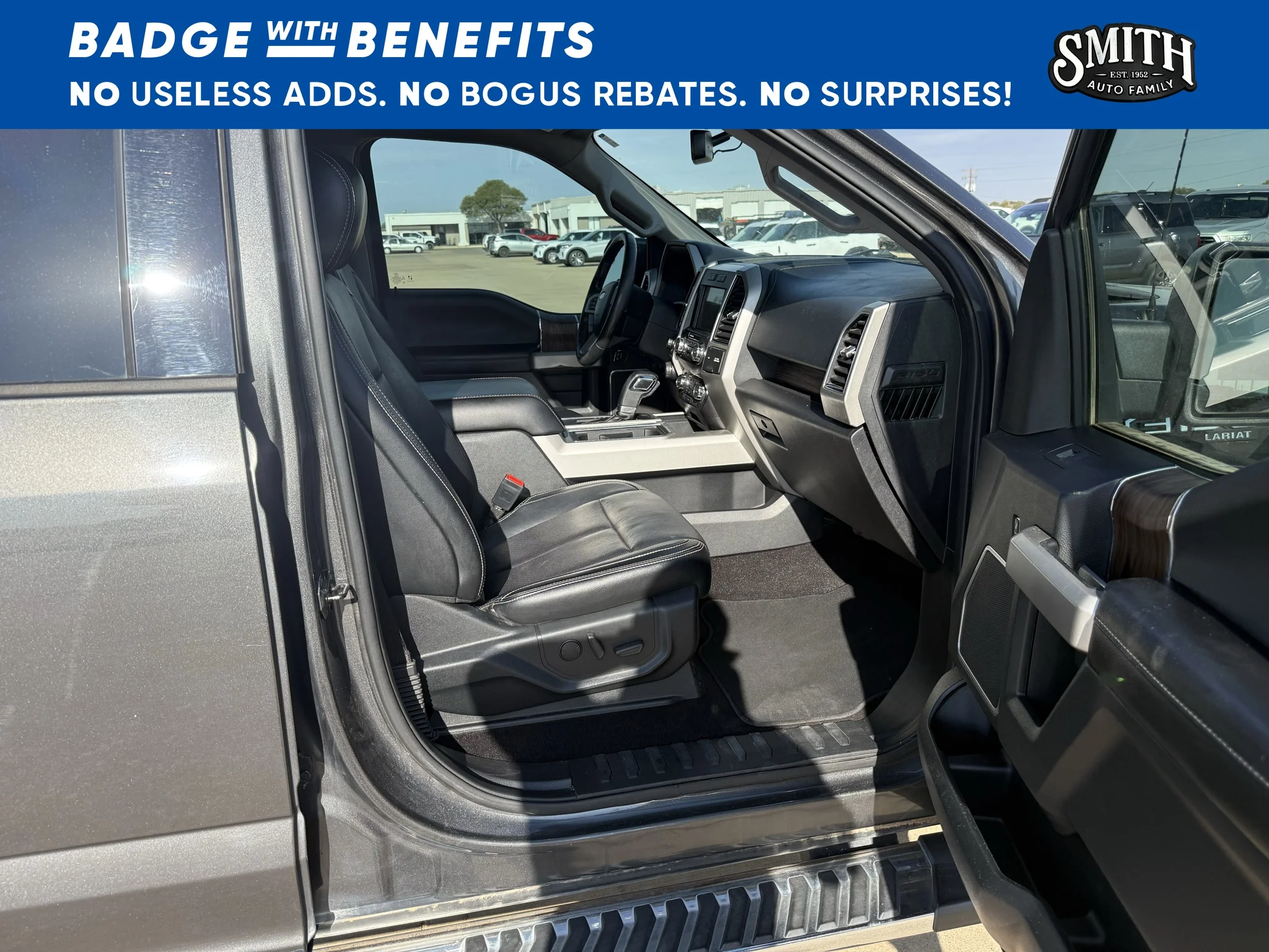 Used 2019 Magnetic Metallic Ford LARIAT image 13