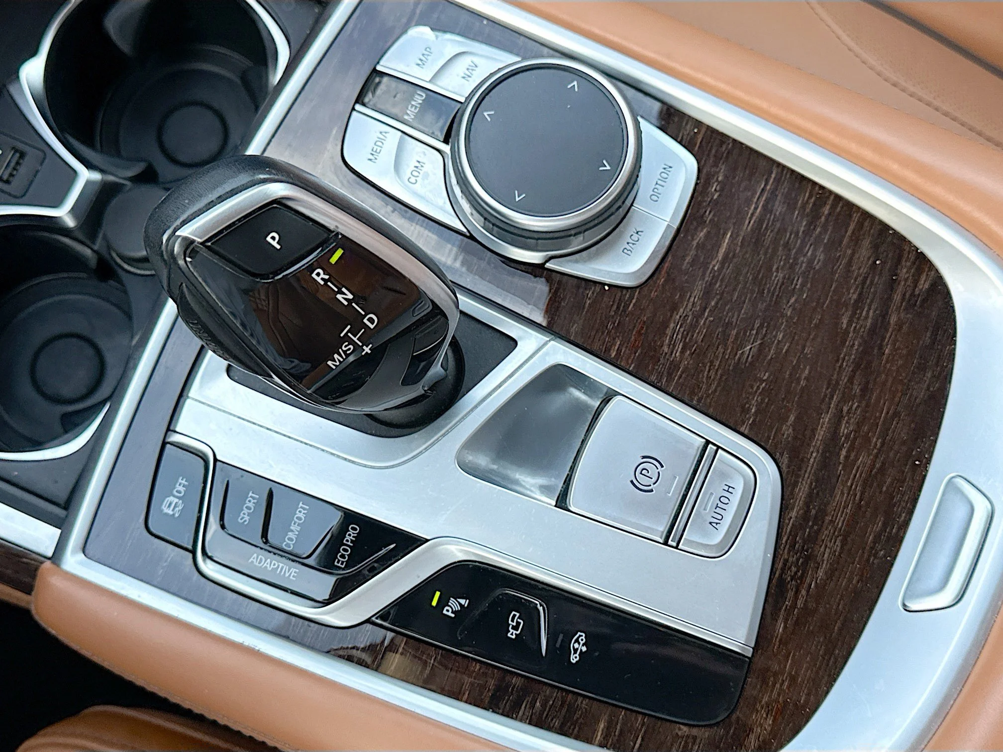 Used 2021 Bernina Grey Amber Effect BMW 750i xDrive image 29