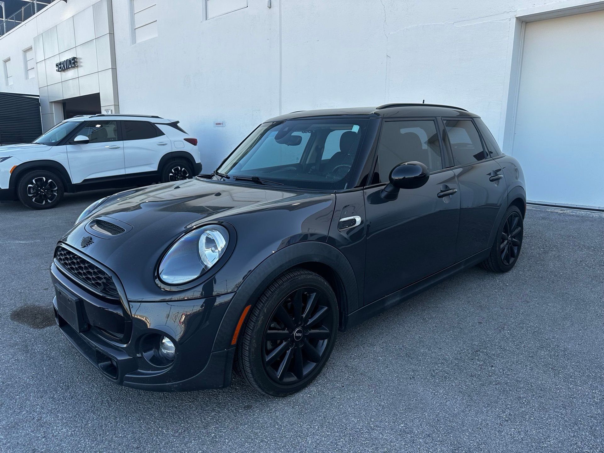 2019 MINI Hardtop Cooper S Signature's photo