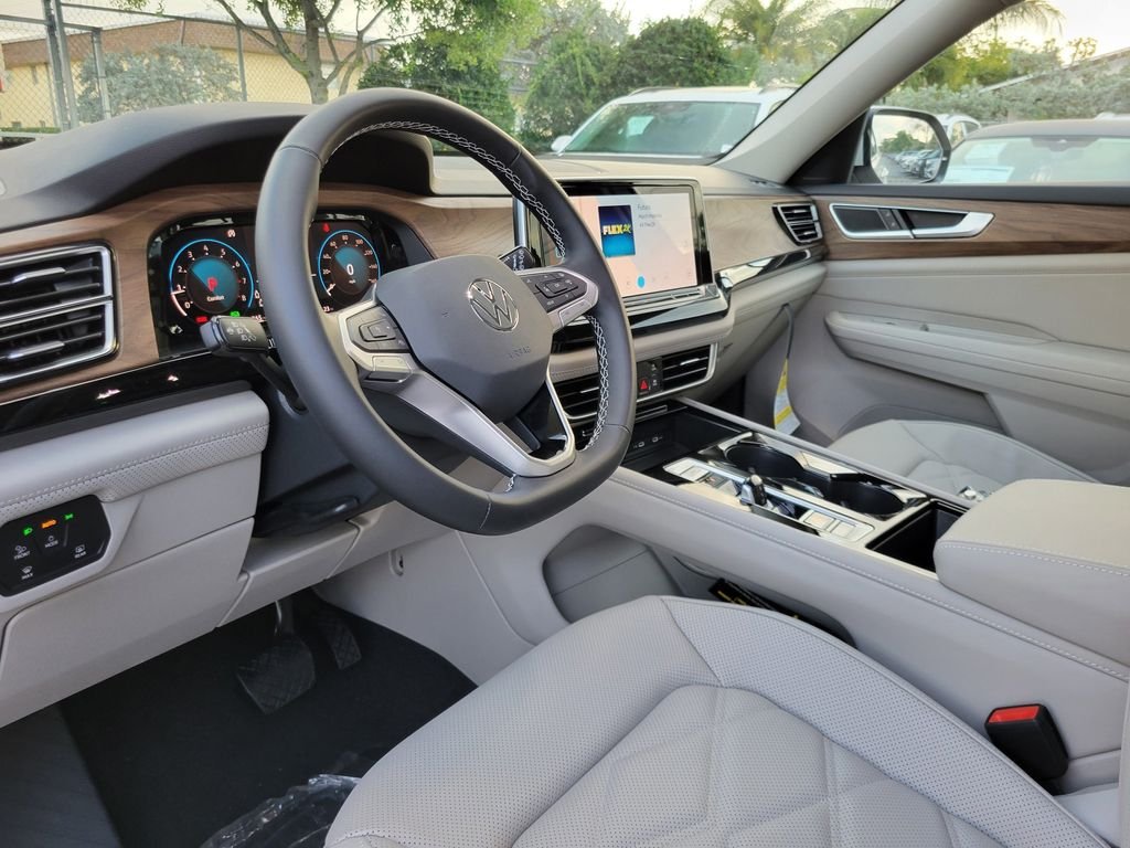 New 2026 White/off-white Volkswagen SE w/Technology image 12