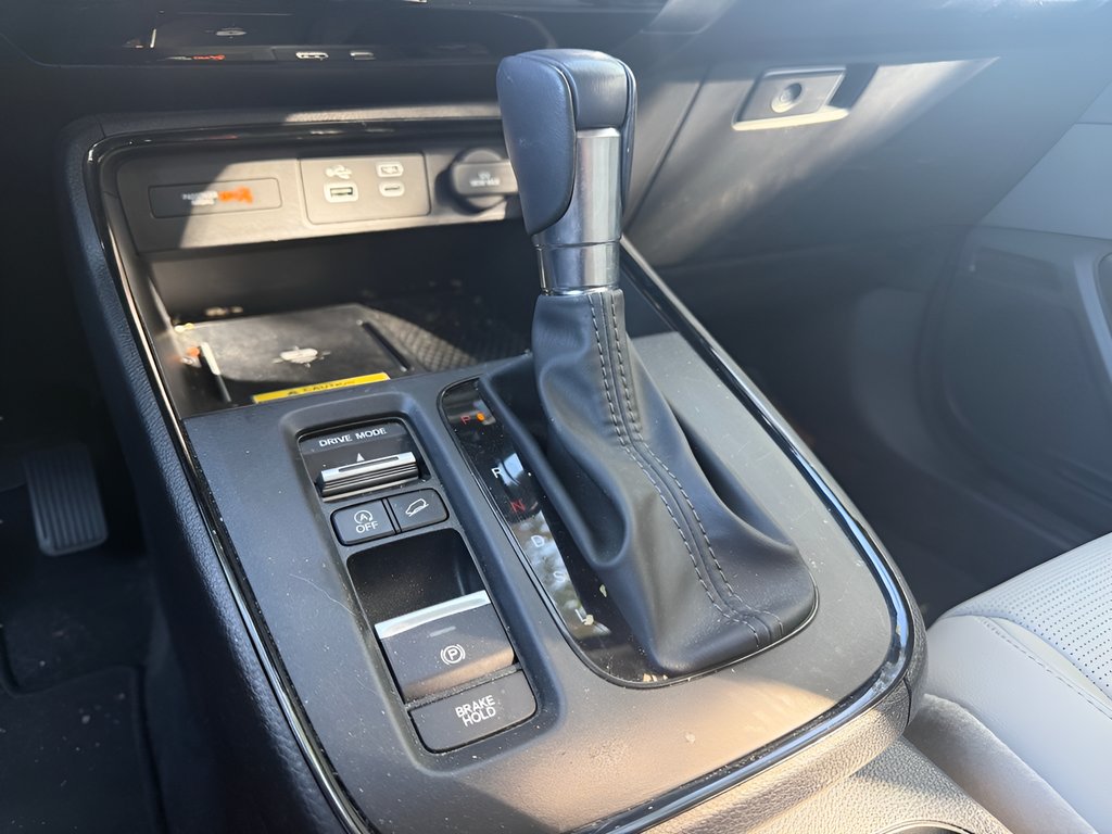 Used 2023 White Honda EX-L image 30