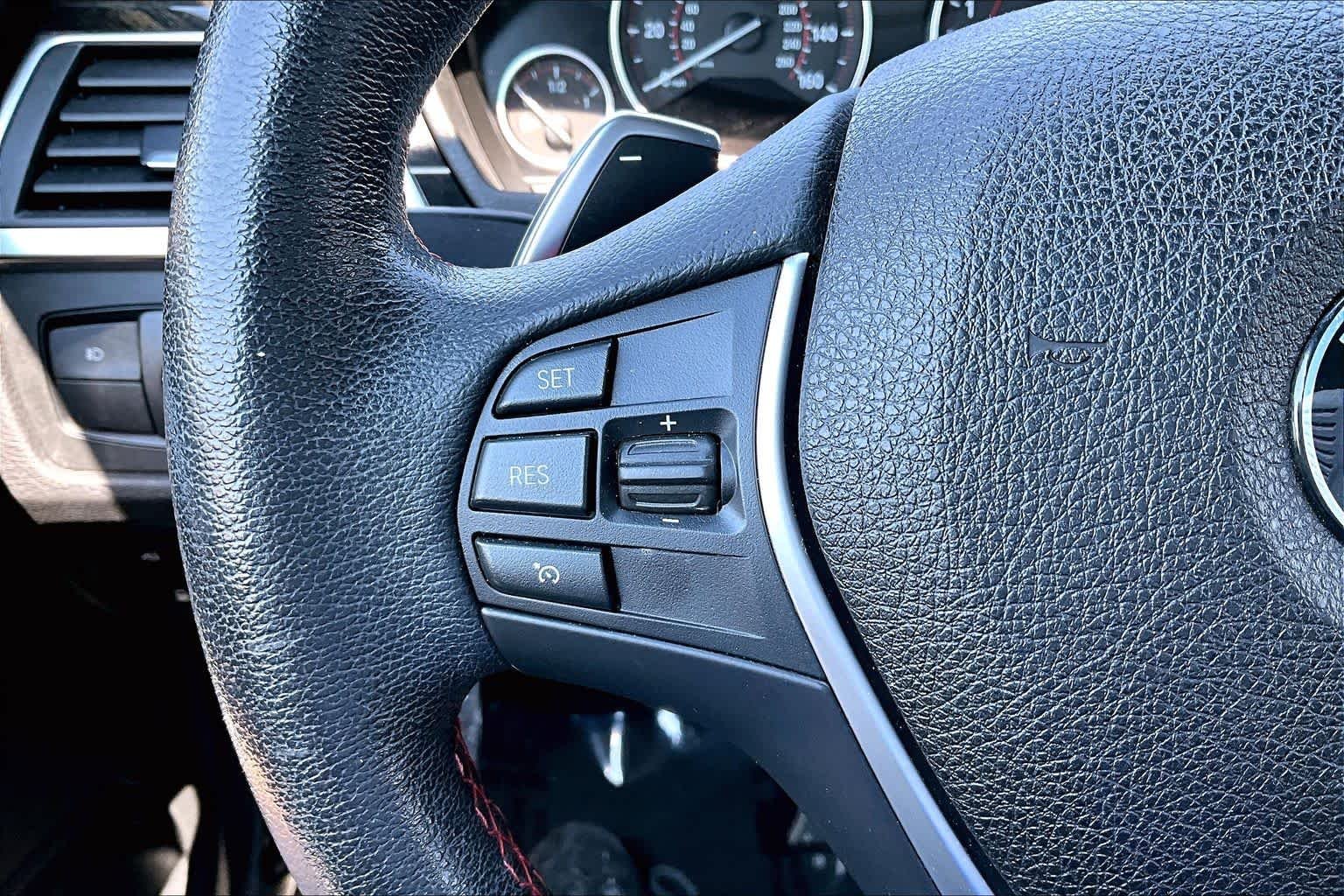 Used 2018 Black Sapphire Metallic BMW 330e iPerformance image 23