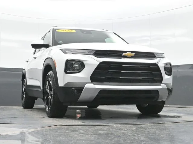 Used 2022 White Chevrolet LT image 22